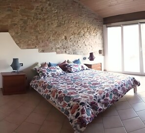 4 bedrooms - Dolce Casa - Charming Renovated Home With Modern Amenities and Antique Features (San Sebastiano da Po)
