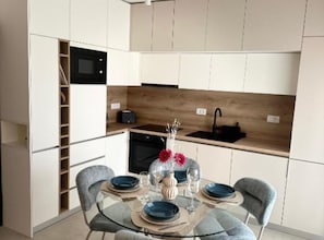 Fridge, cookware/dishes/utensils - Apartment Belavista (Zadar)