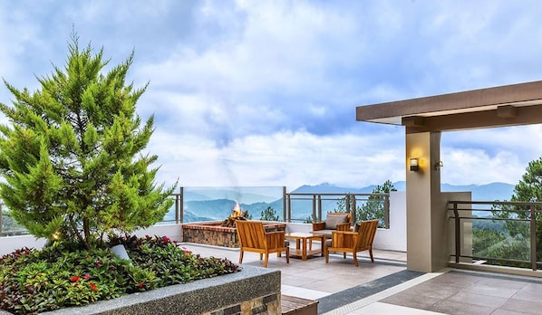 Exterior - Serene Premier Cozy Condo With Balcony, 2BR Parking Outlook Drive Baguio (Baguio)
