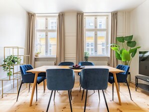 Apartamento, 3 habitaciones | Sala de estar