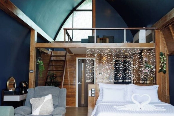 Royal Suite With Sea View | Γραφείο, δωρεάν Wi-Fi, κλινοσκεπάσματα