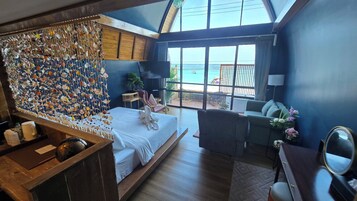 Royal Suite With Sea View | Desk, free WiFi, bed sheets