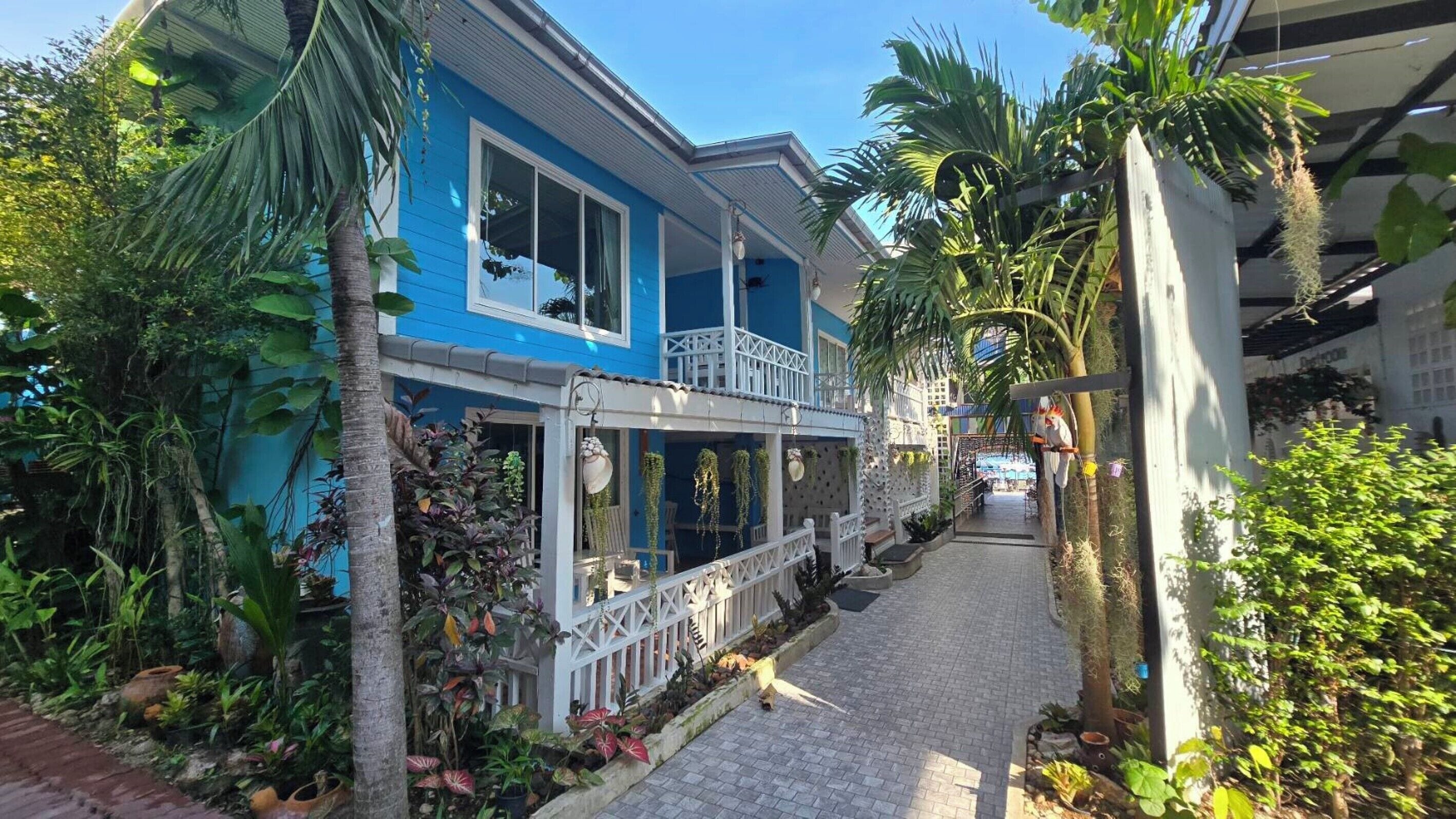 Skrivebord, wi-fi (inkludert) og sengetøy