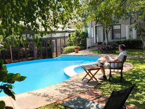 Habitación, 1 habitación, fumadores, balcón | Piscina | Una piscina al aire libre