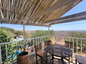 Zimmer, 1 Schlafzimmer, Raucher, Balkon | Speisen im Freien