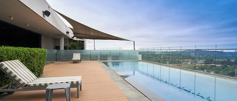 Appartement, 2 chambres, accessible aux personnes à mobilité réduite, balcon | Piscine | Piscine extérieure