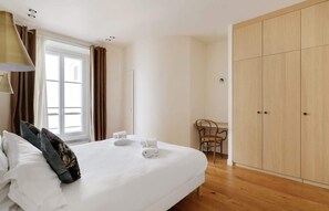 3 quartos, ferros/tábuas de passar roupa, berço de viagem, Wi-Fi