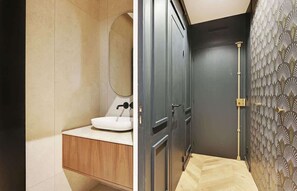 Een douche, een haardroger, shampoo
