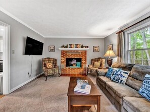 テレビ、テーブルサッカー台