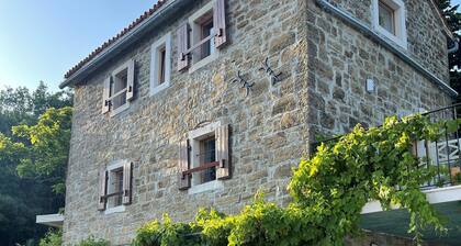 Charming 2-bedroom cottage with swimmingpool in welcoming Oprtalj with WiFi, AC