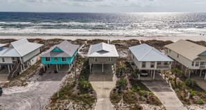 On the beach - Gulf front 4BR beach cottage with private boardwalk (Gulf Shores)