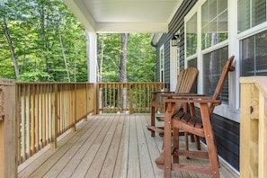 Terrace/patio - Large Private Home, Hot Tub, Bonfire Pit, Mins. to Harbor Springs and Nubs (Harbor Springs)
