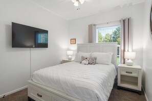 5 Schlafzimmer, Schreibtisch, Reisekinderbett, kostenloses WLAN