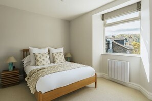 2 bedrooms, iron/ironing board, travel cot, free WiFi