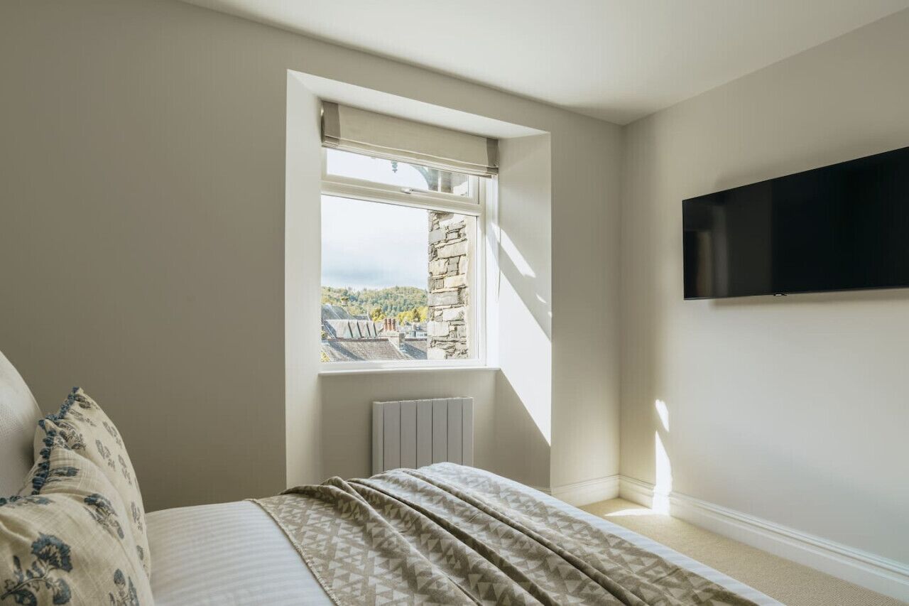 2 bedrooms, iron/ironing board, travel crib, free WiFi