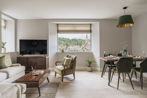 Pinewood View, The Old Bank House