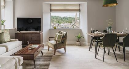 Pinewood View, The Old Bank House