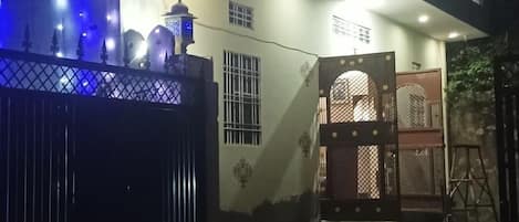 Fachada de la propiedad