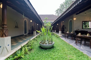 Dining room - Mansao Curtorim- CGH Earth SAHA  (Curtorim)