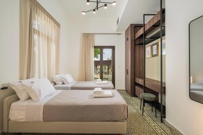 2 chambres, coffres-forts dans les chambres, chambres insonorisées