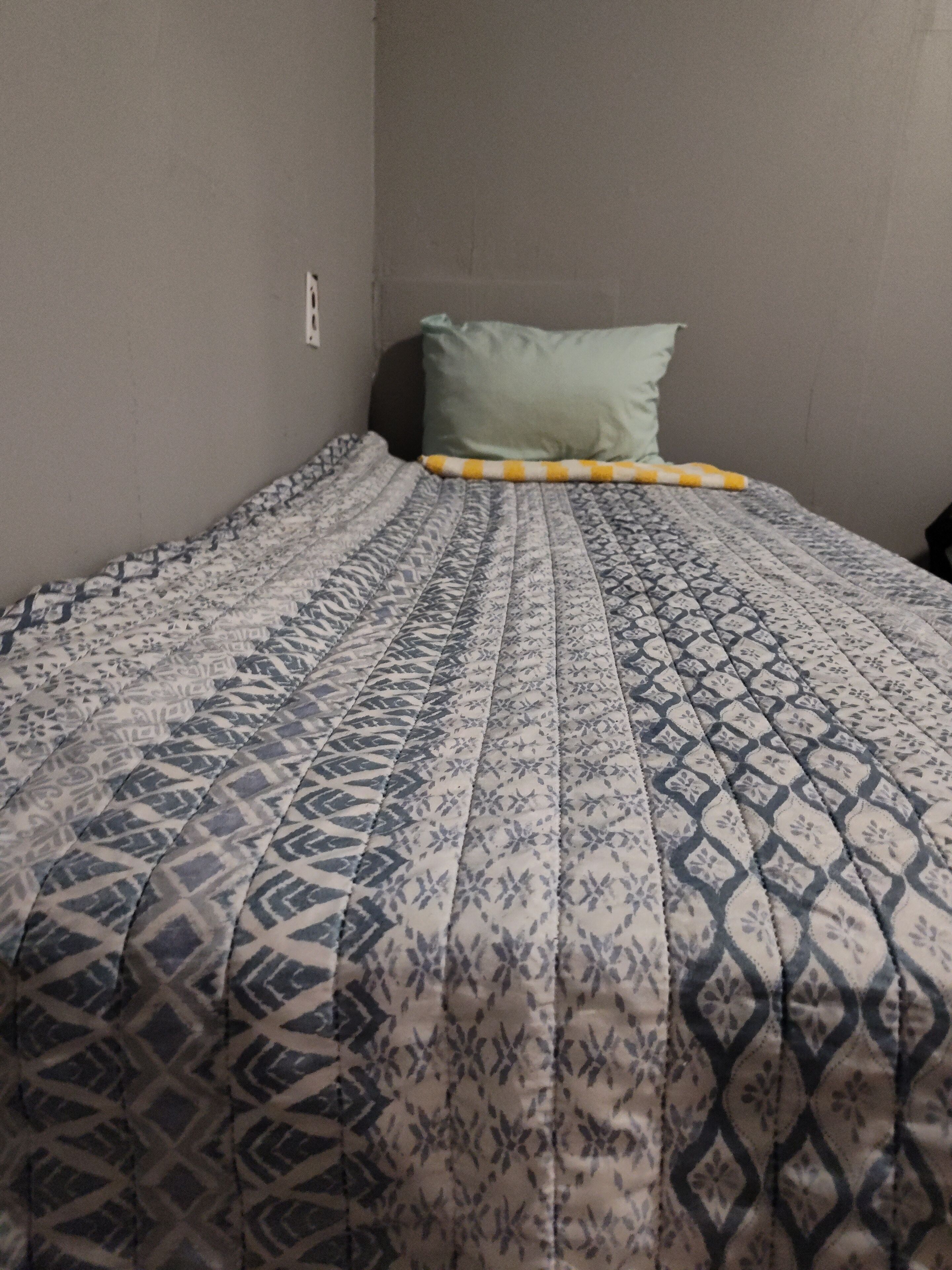 5 bedrooms, WiFi, bed sheets