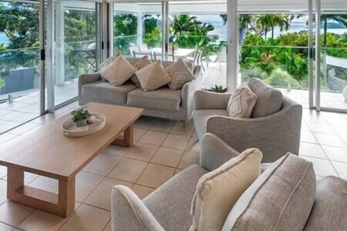 Oasis 28, Oasis 28 on Hamilton Island