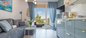 อพาร์ตเมนต์ซันแอนด์สโนว์ เอนคลาวา ครีนิคา มอร์สกา