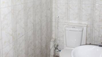 Free toiletries, towels, soap, toilet paper