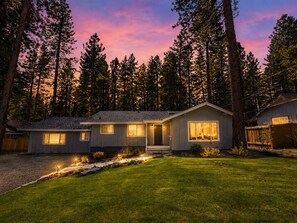 Exterior - Skyland 3 BR, access to private beach, BBQ, Hot Tub, Pool Table (ZC1004) (Zephyr Cove)