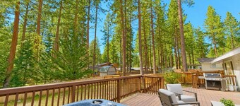 Skyland 3 BR, access to private beach, BBQ, Hot Tub, Pool Table (ZC1004)