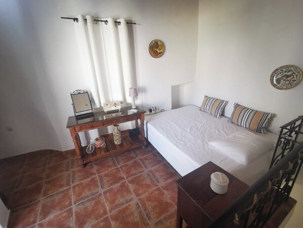 1 غرفة نوم ومكواة/لوح كي وواي فاي مجانًا