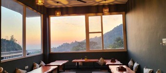 Hotel Alchemy Bistro & Inn