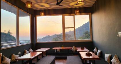 Hotel Alchemy Bistro & Inn