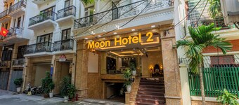 Moon Hotel Do Quang