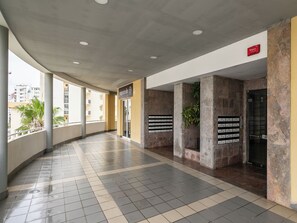 Property grounds - Dipcadi Apartment, Praia da Rocha, Portimão (Portimão)