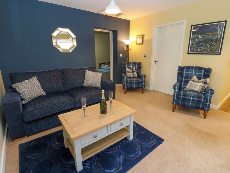 The Nest, Romantic, With A Garden In Wetheral - Dumfries and Galloway