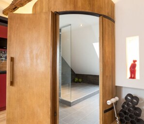 Deluxe Apartment, City View | Bathroom - Dijon La Belle Adresse (Dijon)