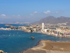 كراسي للتشمس، مناشف للشاطئ