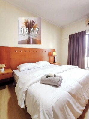 3 bedrooms, iron/ironing board, WiFi, bed sheets