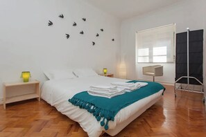 1 bedroom, iron/ironing board, internet, bed sheets