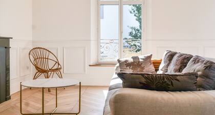 Pretty renovated town house Les Sables sleeps 13