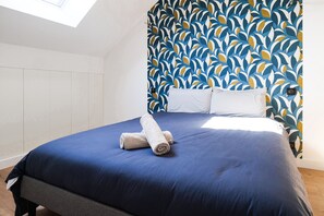 5 Schlafzimmer, Schreibtisch, Bügeleisen/Bügelbrett, WLAN