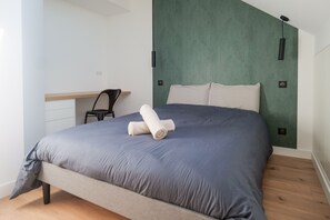 5 habitaciones, tabla de planchar con plancha, wifi y ropa de cama 