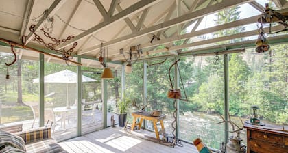 Hiking, Hunting & Skiing: Serene Sula Cabin