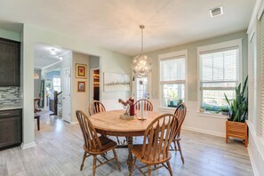 House (5 Bedrooms) | Interior