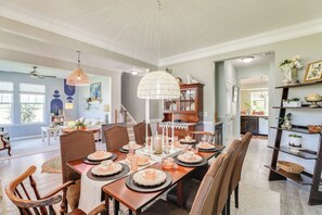 House (5 Bedrooms) | Interior