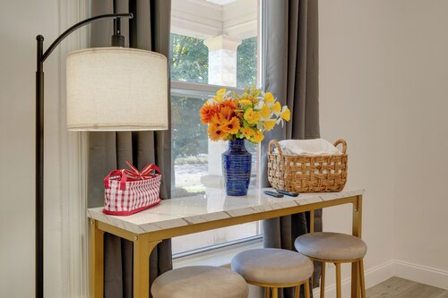 Walk to Churchill Downs: Central Louisville Home!