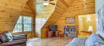 Game Room, Deck & Yard: Lake of the Ozarks Retreat