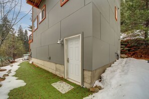 House (3 Bedrooms) | Interior - Lake Wenatchee Getaway w/ Water & Mountain Views! (Leavenworth)