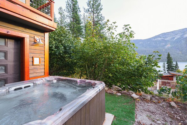 House (3 Bedrooms) | Interior - Lake Wenatchee Getaway w/ Water & Mountain Views! (Leavenworth)